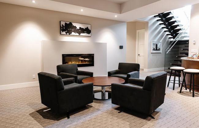 Lakeview Luxury Home in Vineyard w Infinity Pool hot tub - Photo 33