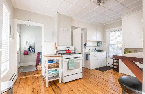 Arlies Digs One Block To Willard Beach - Foto 36