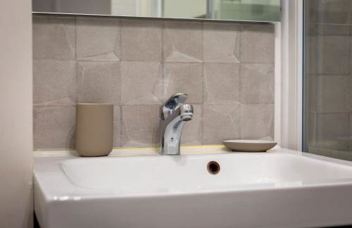 Appartement tout confort - Parking privé gratuit - Photo 8