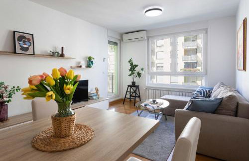 Sunny 1BDR with Balcony & Parking - Photo 1