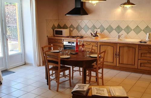 Gîtes Authentiques avec Cheminée et Animaux Bienvenus, 11 Pers. - FR-1-496-273 - Foto 19