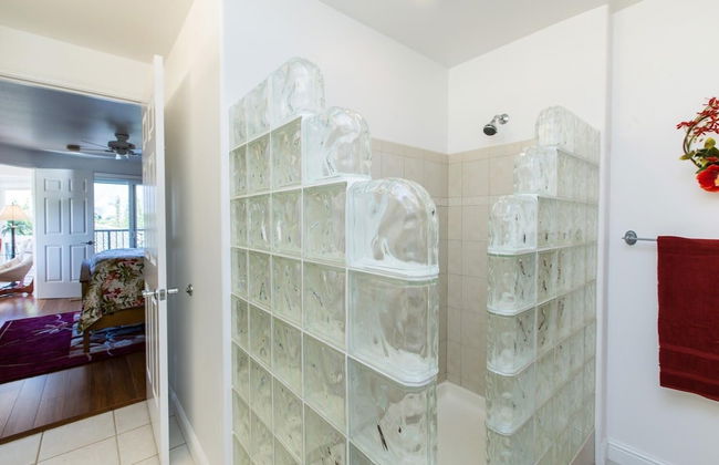 S Of Kamalii 47 3 Bedroom Home by RedAwning - Photo 4