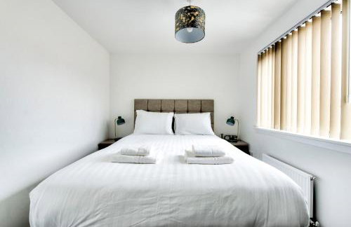 2-Bedroom Holiday Home With Private Garden & Parking - Foto 14