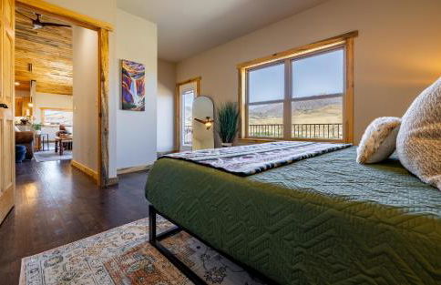 The Yellowstone - Spacious Wapiti Valley Cabin with Stunning Views! - Foto 26