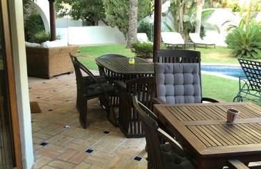 Villa with Heated Pool and Jacuzzi close to Puerto Banus and Beach - Photo 2