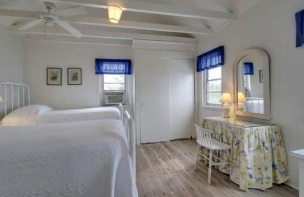 1111 Middle Street by AvantStay Charming Historic Cottage Featured in Dear John Movie Beach Access - Foto 16