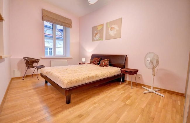 Great Apartment near Town Hall - Photo 3
