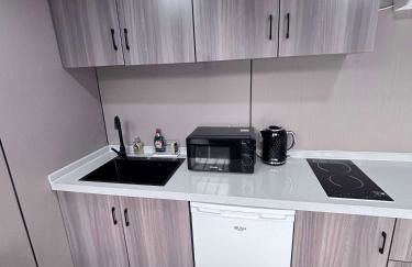 Glamping Pod with a Hot Tub in Orchard - Foto 12