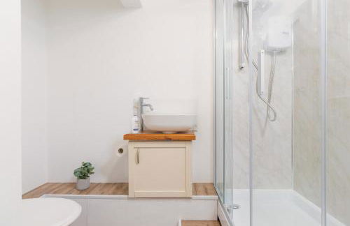 Cozy Studio Apartment Kenilworth, Free Parking, WIFI, Smart TV - Foto 4