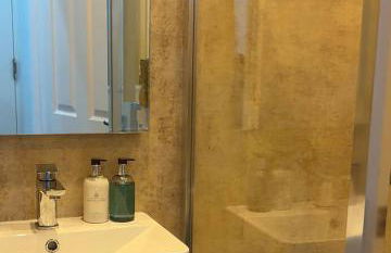 Grosvenor 126 Trendy Jesmond Whole Apartment - Photo 9