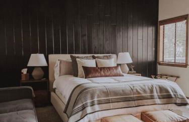 Stunning LAKE VIEW Game Room Spa Walk To Village - Photo 24