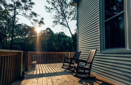 Bell Tower Suite Private Riverfront Stay Near Charleston WV - Foto 35