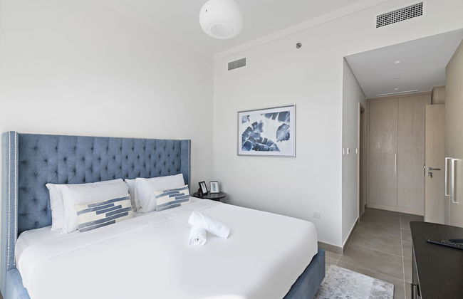 WelHome - Stylish Condo With Cityscape View in Creek Harbour - Photo 3