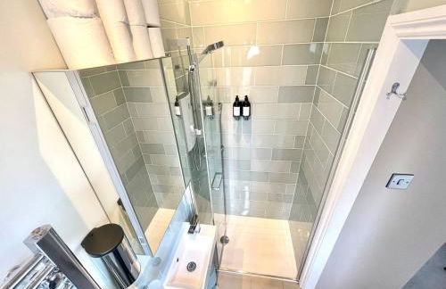 Luxury King-Bed EnSuite with Tranquil Garden Views - Foto 10