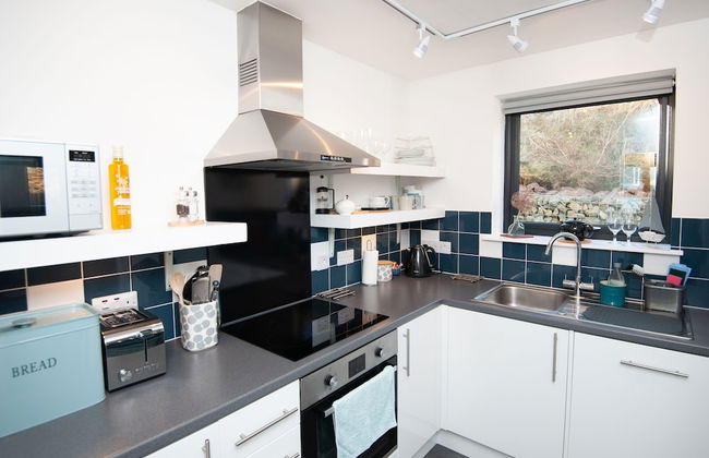 Croft 7 Geary Self Catering Studio - Photo 9