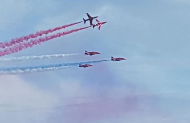 Beach Front 2-bed Apartment With Deck & BBQ - Foto 15