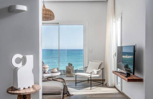 Khroma Luxury Suite 1 Beach front apartment - Photo 61