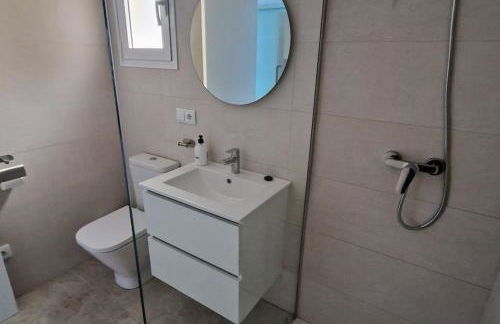 Seafront House,Sea Views,Pool and BBQ, Airport 10 mns - Photo 16