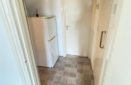 BUDGET APARTMENT - quiet, compact, FREE PARKING & WiFi easy access to Cardiff - LONG TERM OFFER! - Foto 16