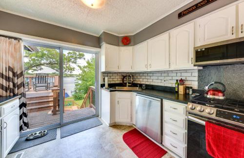 Waterfront Fox Lake Vacation Rental with Fire Pit! - Foto 11