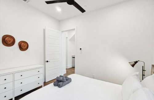 Best of The Cedars - Dallas Views Rooftop Luxury - Photo 22