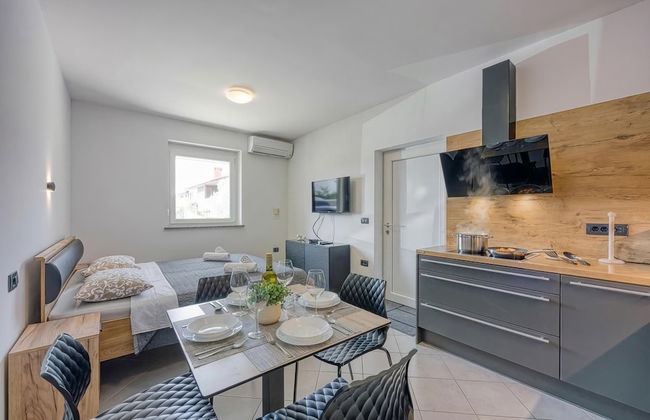 Coastal Countryside Oasis Apartment Deni - Photo 1