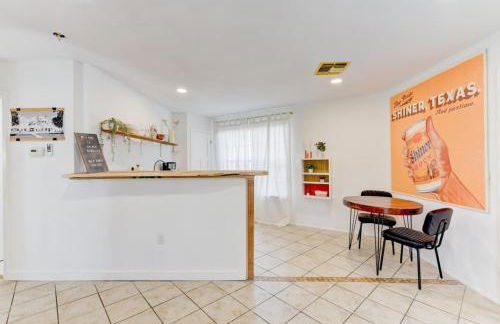 Downtown - Shiner Bungalow at Beer Ranch Project - Foto 8