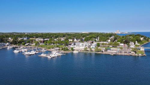 112 Edgewater Inn with Waterfront Access - Foto 2