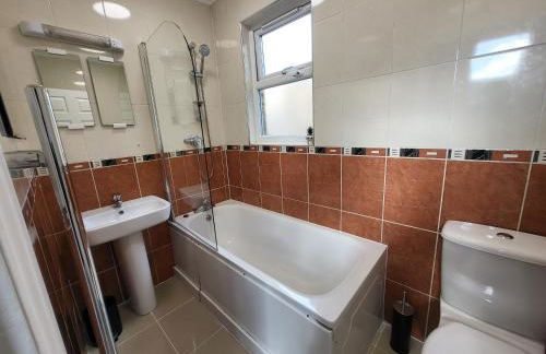 Tooting Bec Central Apartment by London Tube - Photo 18