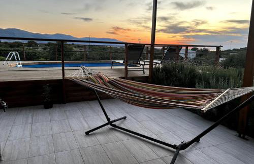 DOXA PETRA Small villa with pool - Photo 8