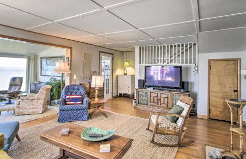 Fire Pit, Views and Beach Access Waterfront Escape! - Foto 5