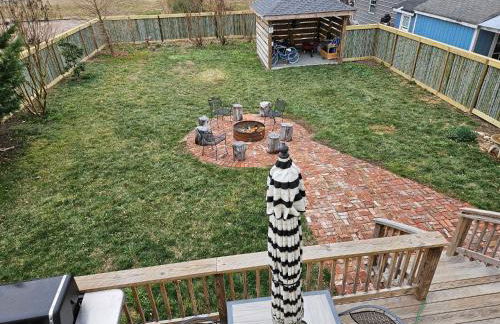 The Lyellton House: Water View, Steps from Beach - Foto 72