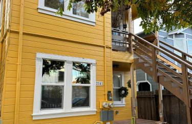 Bumblebee House - Foto 1