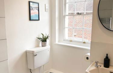 Characterful Cottage - Sleeps 6 - Parking - High Street - Photo 41