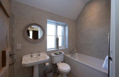 Merlin Steading with hot tub - Photo 10