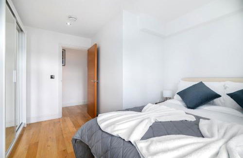 2 Bedroom, 2 Bathroom Apartment with Balcony in Hoxton Shoreditch, Sleeps 6 - Foto 11