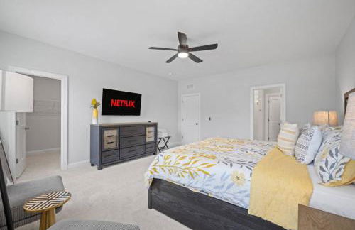 NEW Luxury Condo, Rooftop Terrace, EV Charger! - Foto 36