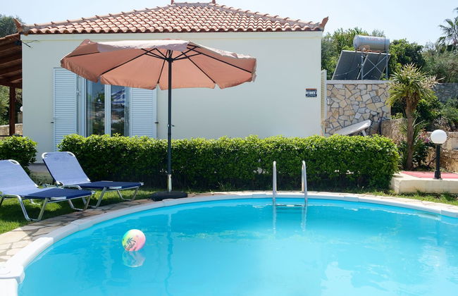 Chill & Relax Home with Pool near Beach - Foto 1