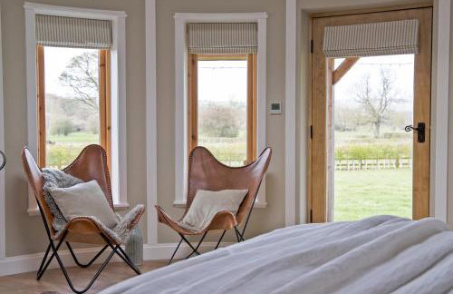 Nether Farm Roundhouses - Henmore Water & Sturston Winds with hot tubs - Bradley Wood no hot tub - Foto 38