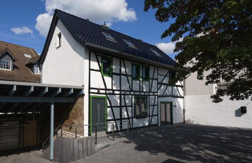 Ferienhaus Ahorn, wunderschöne, neue Wohnungen, ideal für Ausflüge ins Phantasialand, die Städte Köln, Brühl und Bonn oder die Eifel - Foto 29