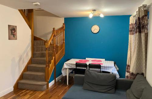 Spacious Home in Walsall with Parking & Garden - Foto 8