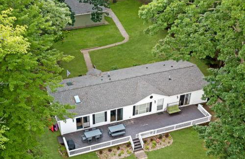 Picture Perfect Dual Home on the Lake - Foto 9