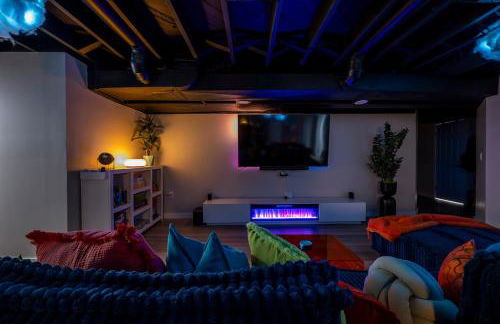 Modern Luxe 3B2B - Hot Tub - Game Room - EV Charger - Walk to Downtown LS - Foto 18