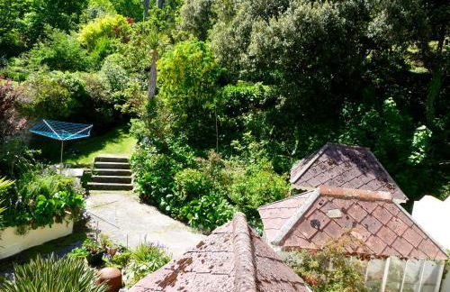 Simply the best ! 4 min walk to Beach, Pubs, Restaurants, Shops, Htd Pool, Hottub, Games rm, 1 acre Garden, BBQ's Coast to Coast cycle path, Beautiful, Bassets acre, Only six 1-3 bedroom SUPERB apartments, Free Parking and WIFI - Foto 26