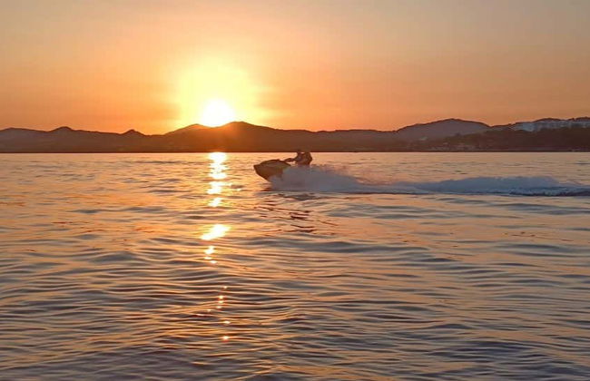 Tour en moto de agua al atardecer por Cala Millor - Foto 1