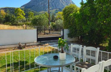 Grace and Harmony of Ancient Corinth - Foto 37