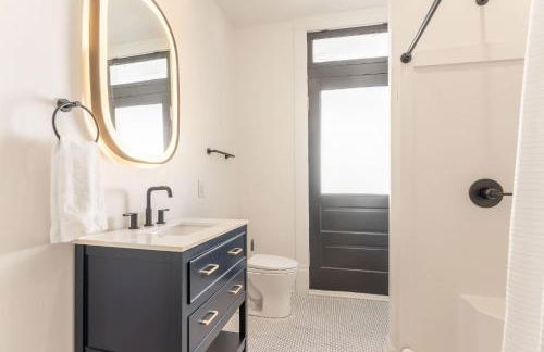 Notes of Southern Charm - Walkable to Food & Shops - Foto 38