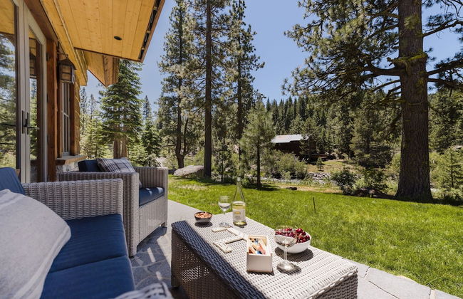 Hunter by Avantstay Riverfront Cabin w Prvt Cottage 5mins From Palisades - Photo 7