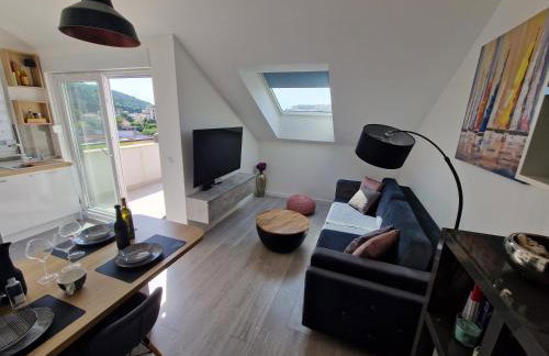 Apartments Mak & Lux - sea & sunset top view - Photo 9