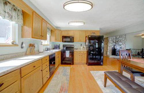 Mtn-View Oasis with Pool Access in Garden Valley - Foto 9